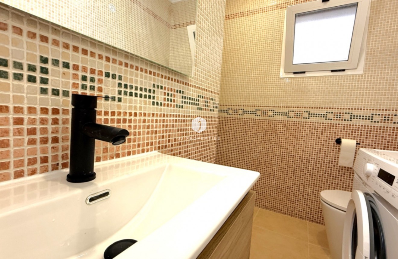 Tweedehands - Appartement / flat -
Torrevieja - Costa Blanca