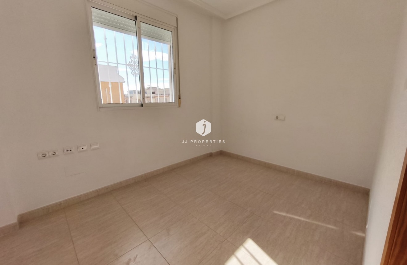 Tweedehands - Chalet -
Rojales - Inland