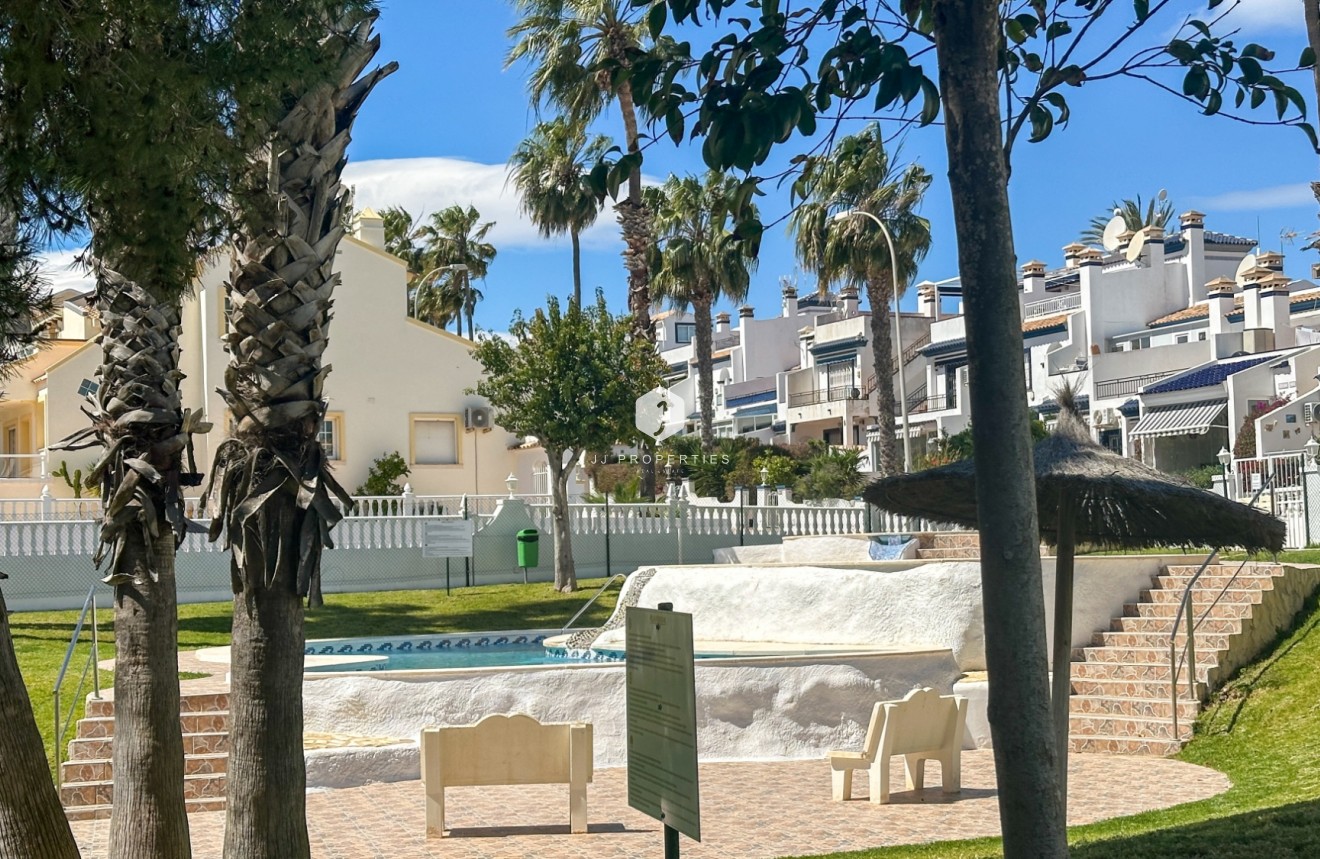 Aus zweiter Hand - Chalet -
Orihuela Costa - Costa Blanca