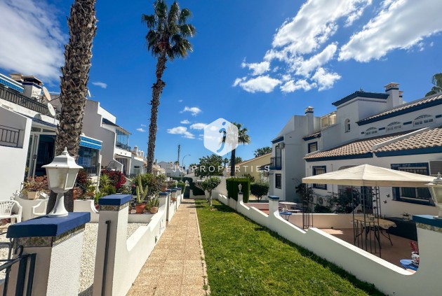 Aus zweiter Hand - Chalet -
Orihuela Costa - Costa Blanca