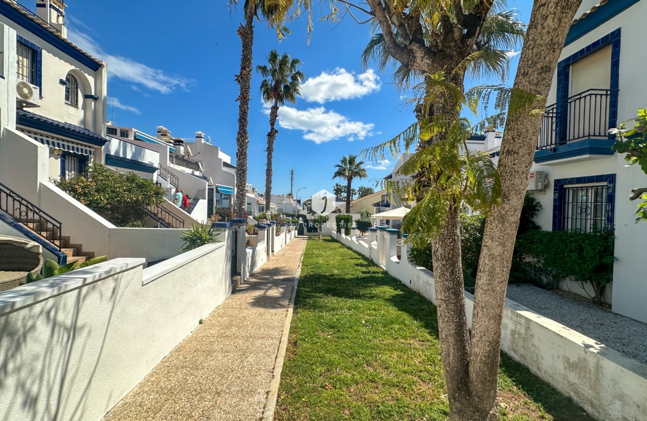 Aus zweiter Hand - Chalet -
Orihuela Costa - Costa Blanca