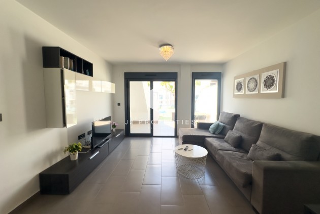 Z drugiej ręki - Bungalow -
La Zenia - Costa Blanca