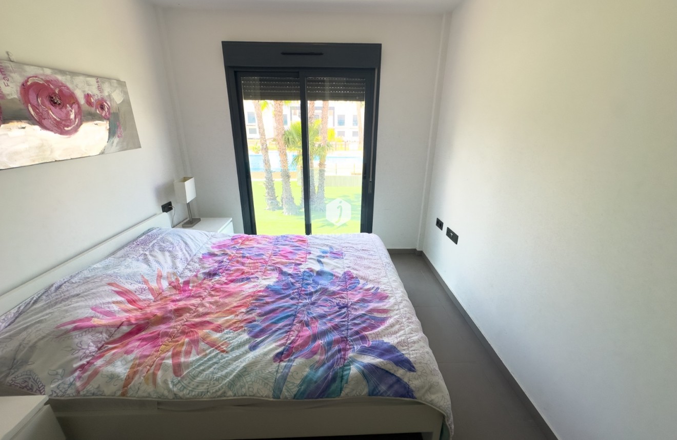 Z drugiej ręki - Bungalow -
La Zenia - Costa Blanca