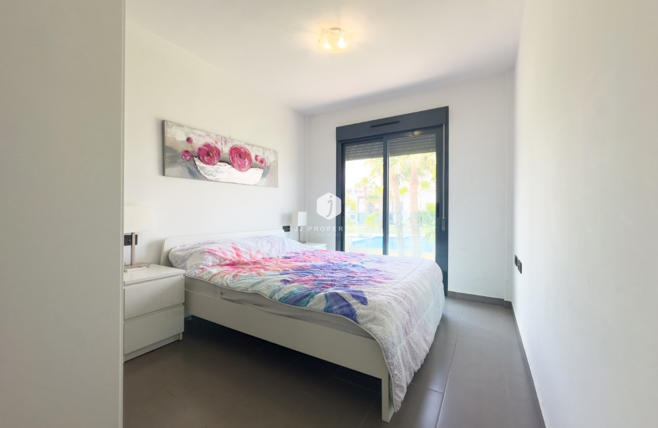 Z drugiej ręki - Bungalow -
La Zenia - Costa Blanca