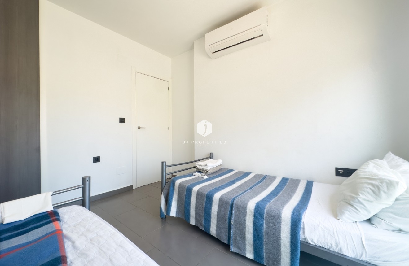 Z drugiej ręki - Bungalow -
La Zenia - Costa Blanca