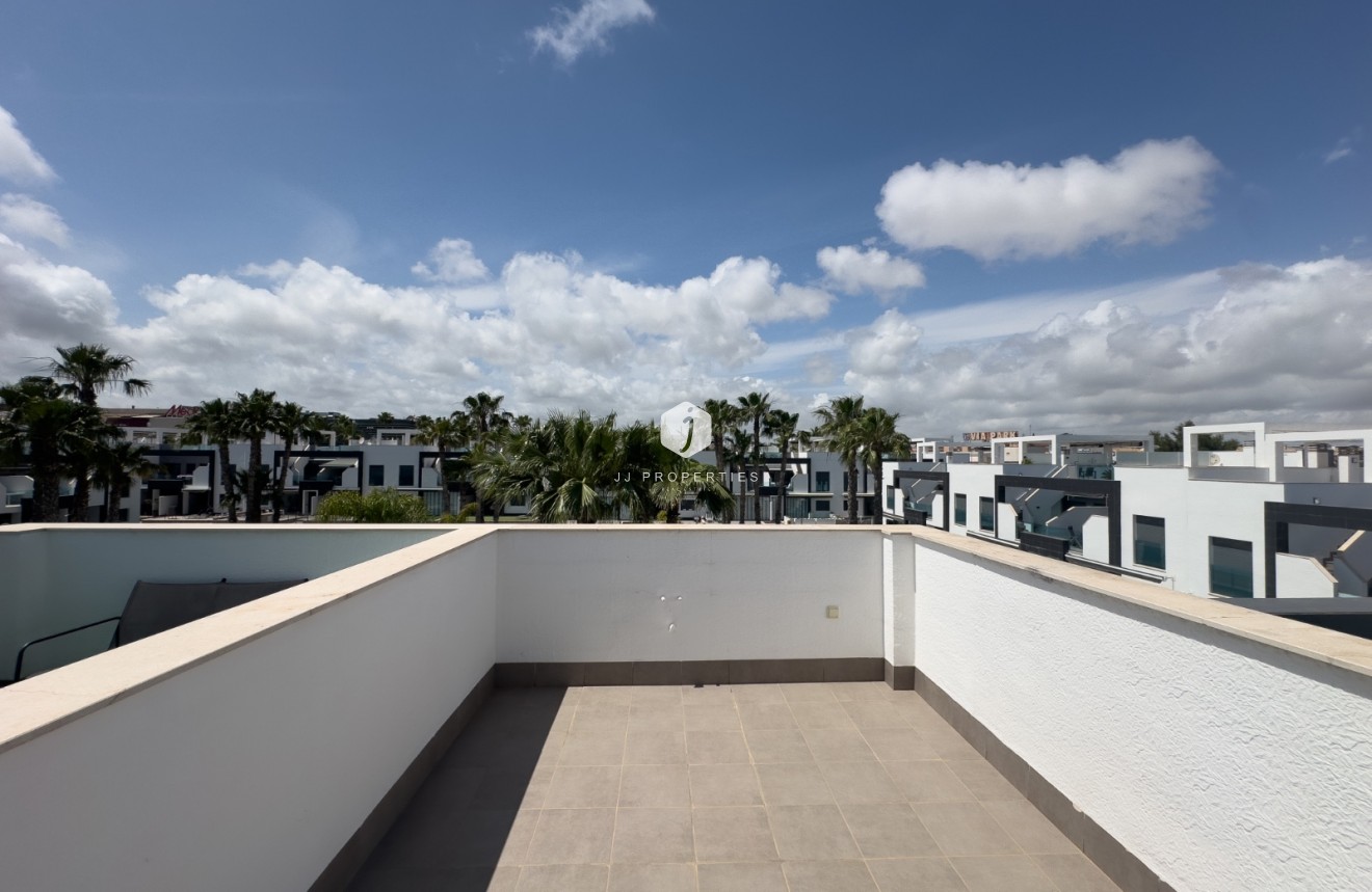 Z drugiej ręki - Bungalow -
La Zenia - Costa Blanca