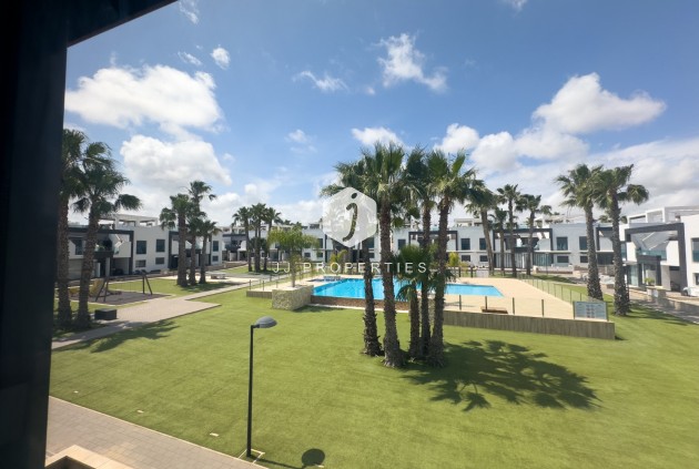 Z drugiej ręki - Bungalow -
La Zenia - Costa Blanca