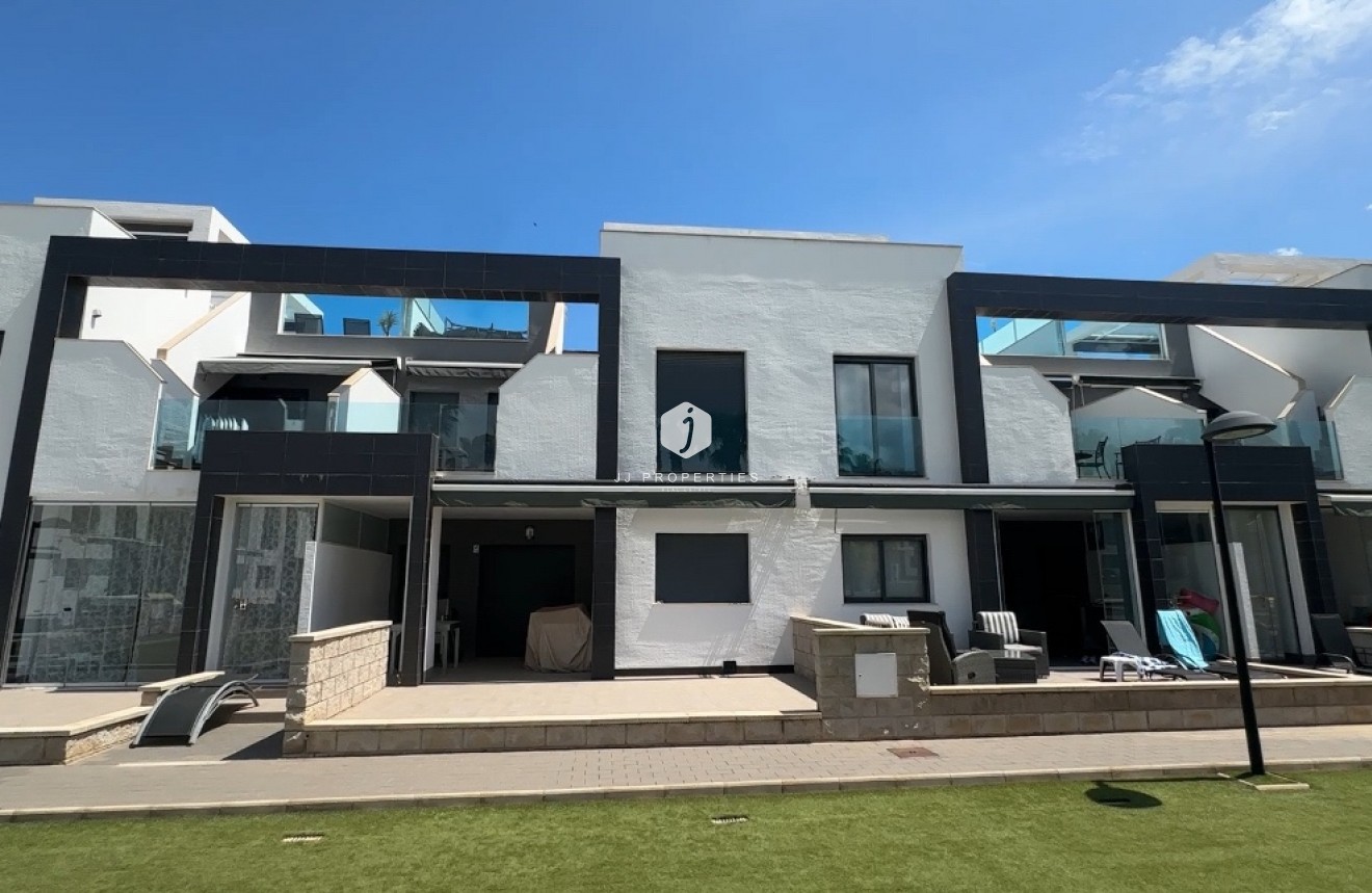 Z drugiej ręki - Bungalow -
La Zenia - Costa Blanca