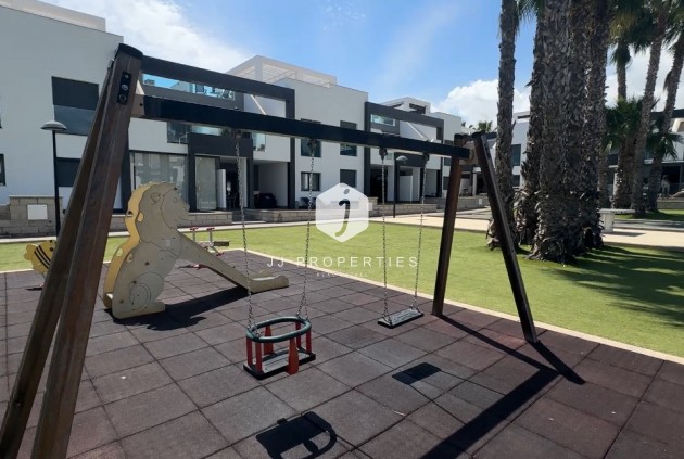 Z drugiej ręki - Bungalow -
La Zenia - Costa Blanca