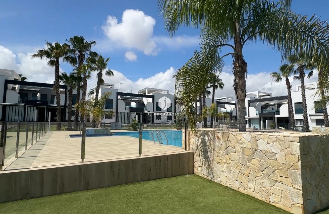 Z drugiej ręki - Bungalow -
La Zenia - Costa Blanca