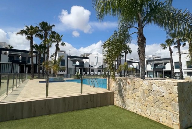 Z drugiej ręki - Bungalow -
La Zenia - Costa Blanca