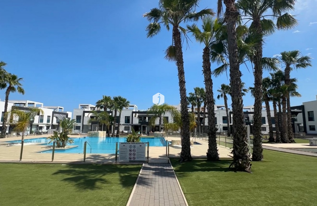 Z drugiej ręki - Bungalow -
La Zenia - Costa Blanca