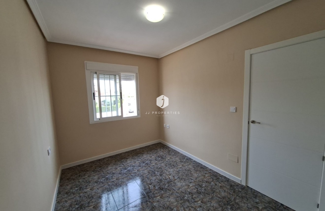 Aus zweiter Hand - Bungalow -
Orihuela Costa - Costa Blanca