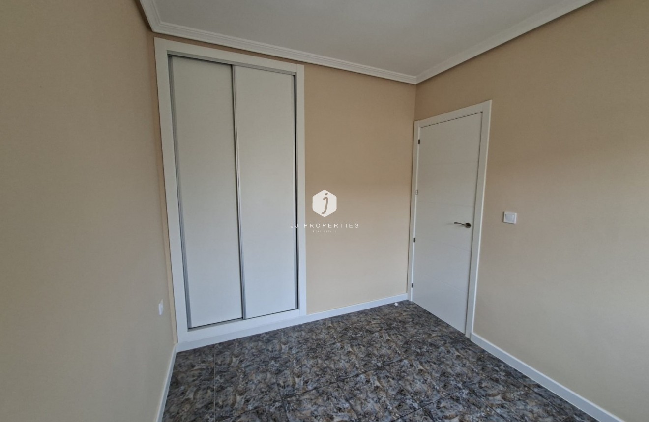 Aus zweiter Hand - Bungalow -
Orihuela Costa - Costa Blanca