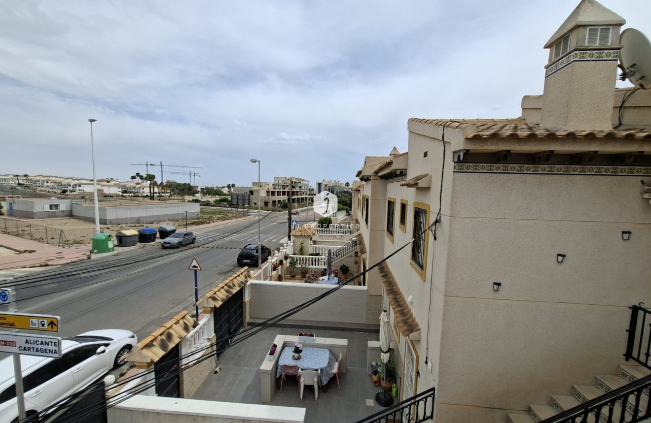 Aus zweiter Hand - Bungalow -
Orihuela Costa - Costa Blanca