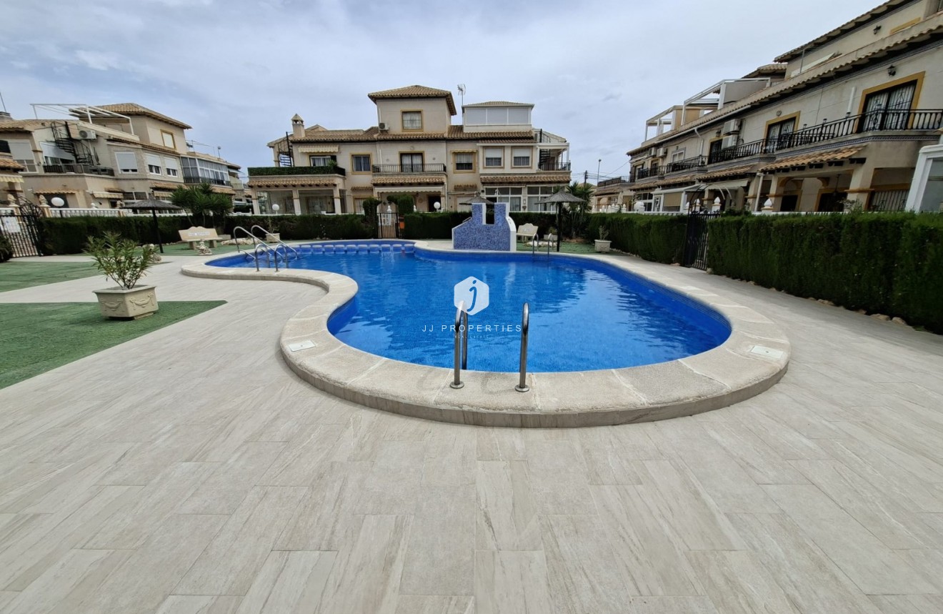 Aus zweiter Hand - Bungalow -
Orihuela Costa - Costa Blanca
