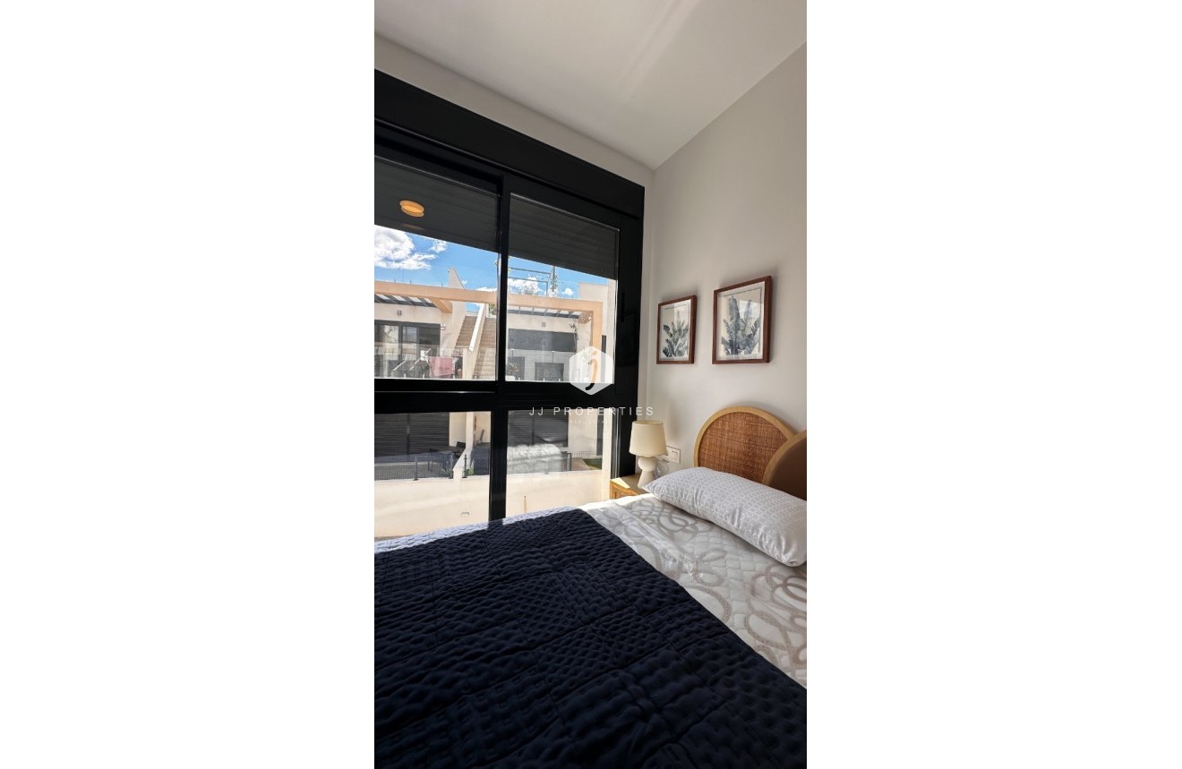 Segunda mano - Bungalow -
Orihuela Costa - Costa Blanca