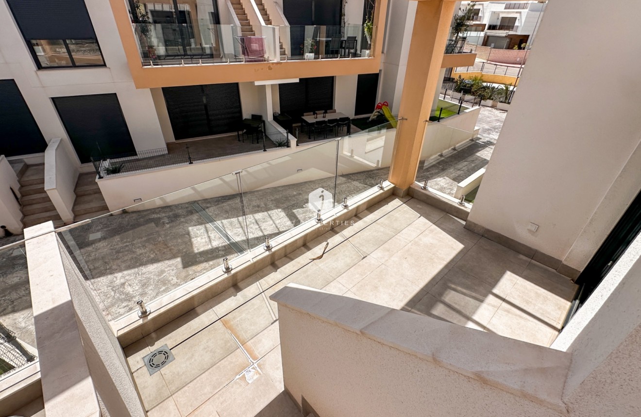Segunda mano - Bungalow -
Orihuela Costa - Costa Blanca