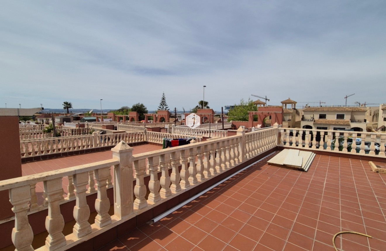 Resale - Villa -
Torrevieja - Costa Blanca