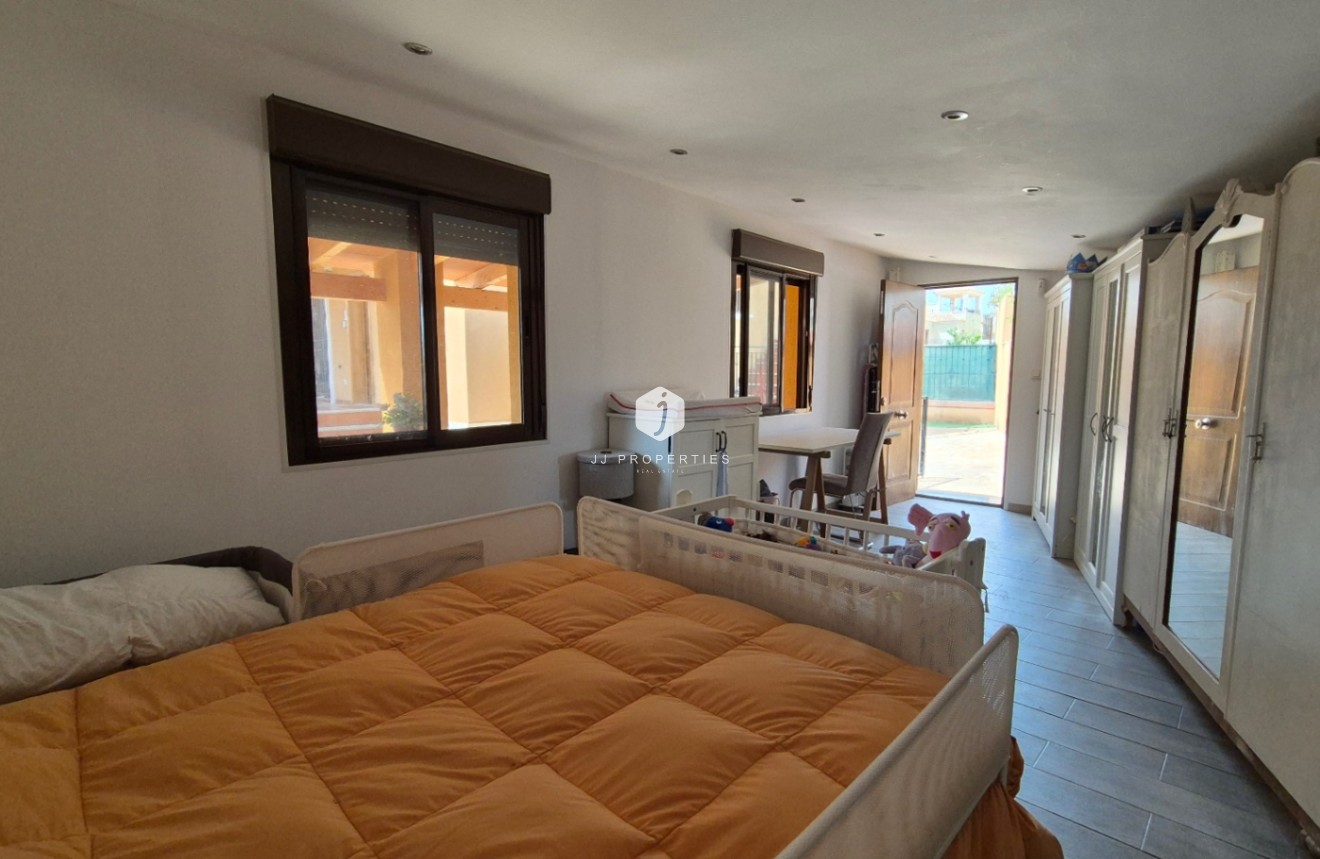 Resale - Villa -
Torrevieja - Costa Blanca