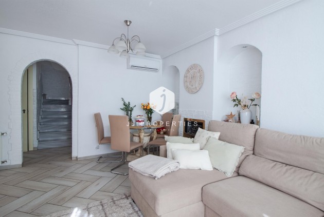 Z drugiej ręki - Villa -
Orihuela Costa - Los Almendros-la Florida