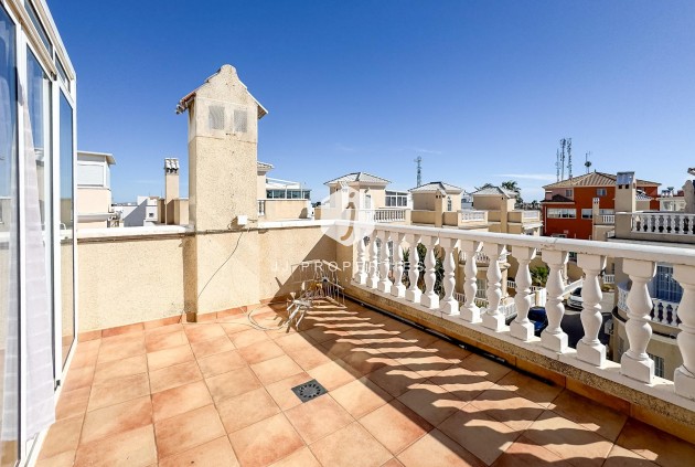 Z drugiej ręki - Villa -
Orihuela Costa - Los Almendros-la Florida