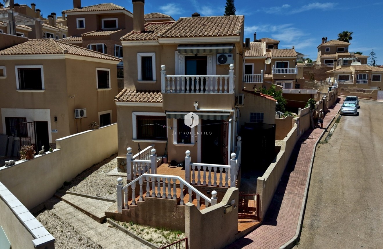 Tweedehands - Villa -
Orihuela Costa - Costa Blanca