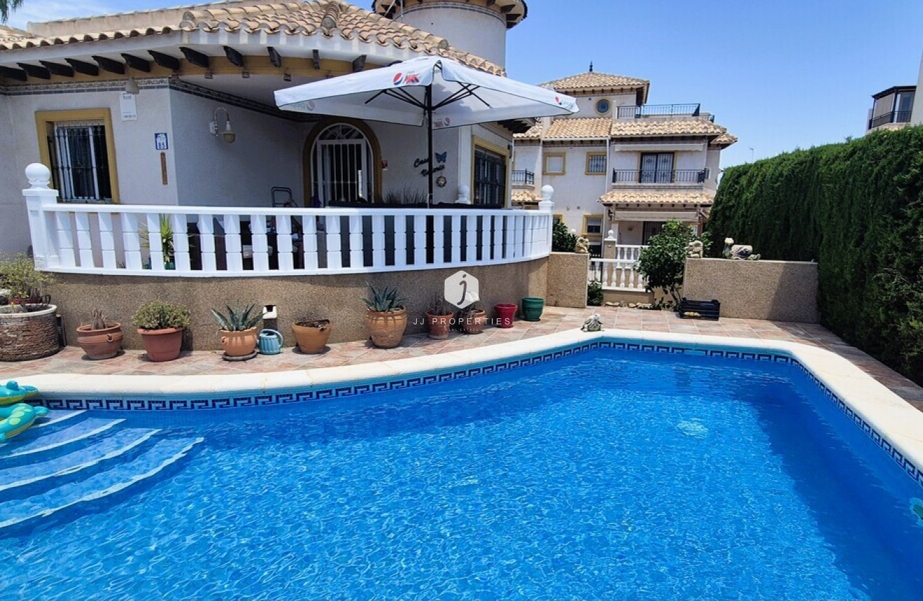 Tweedehands - Villa -
Orihuela Costa - Costa Blanca
