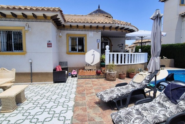Tweedehands - Villa -
Orihuela Costa - Costa Blanca