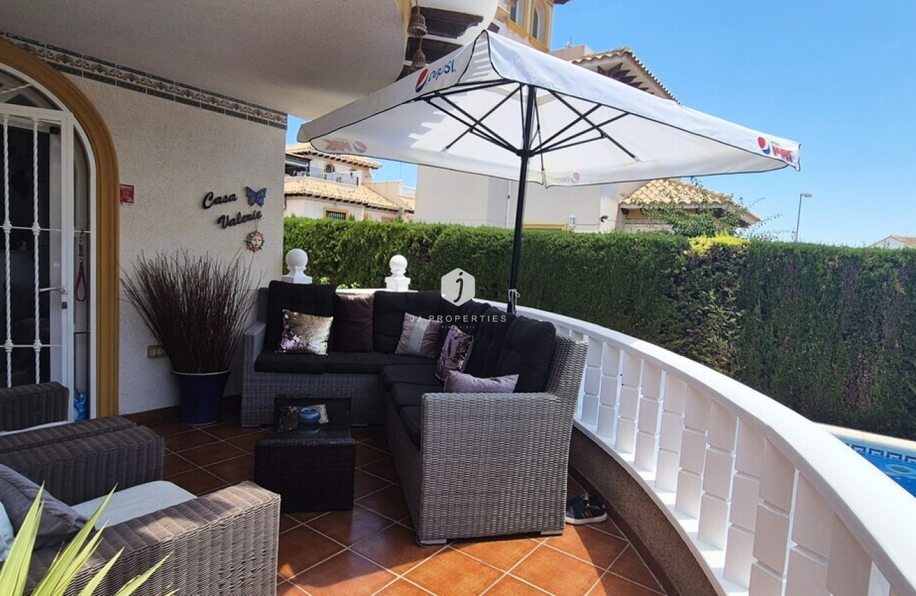 Tweedehands - Villa -
Orihuela Costa - Costa Blanca