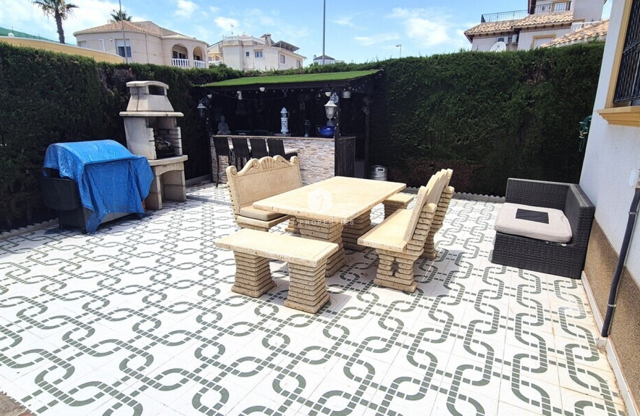 Tweedehands - Villa -
Orihuela Costa - Costa Blanca