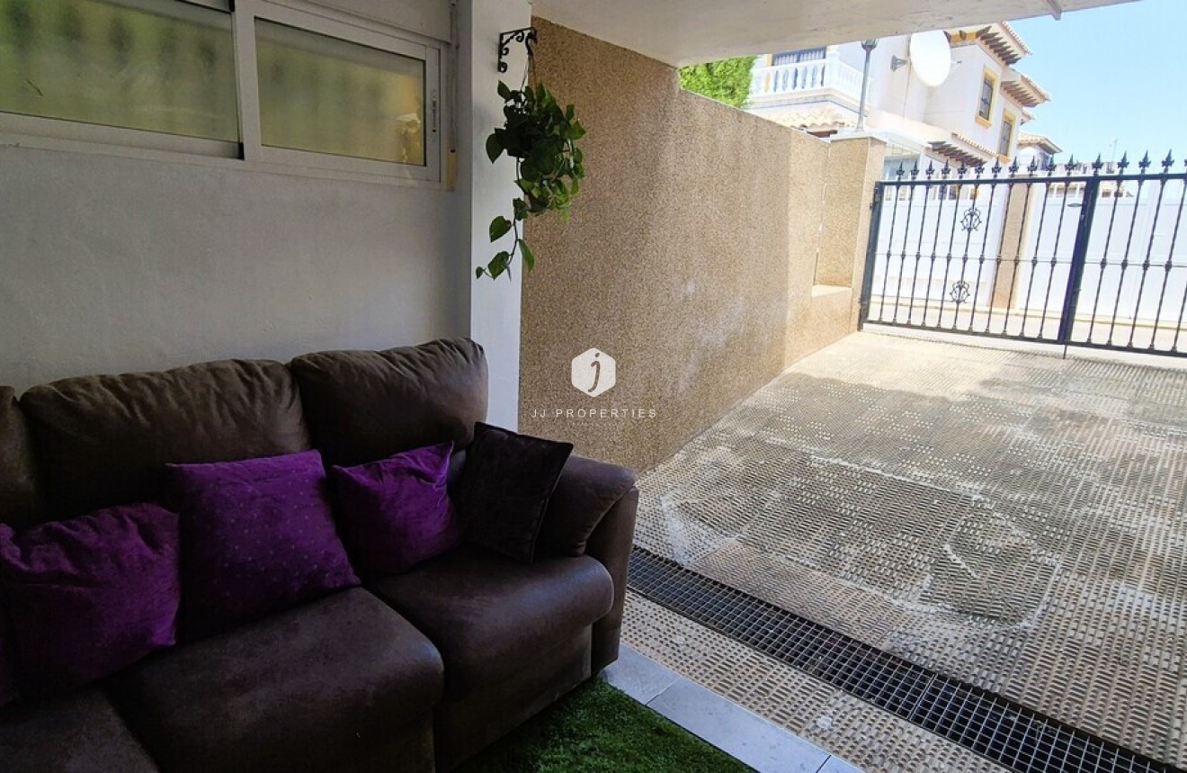 Tweedehands - Villa -
Orihuela Costa - Costa Blanca