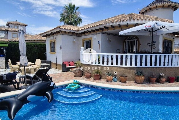 Tweedehands - Villa -
Orihuela Costa - Costa Blanca