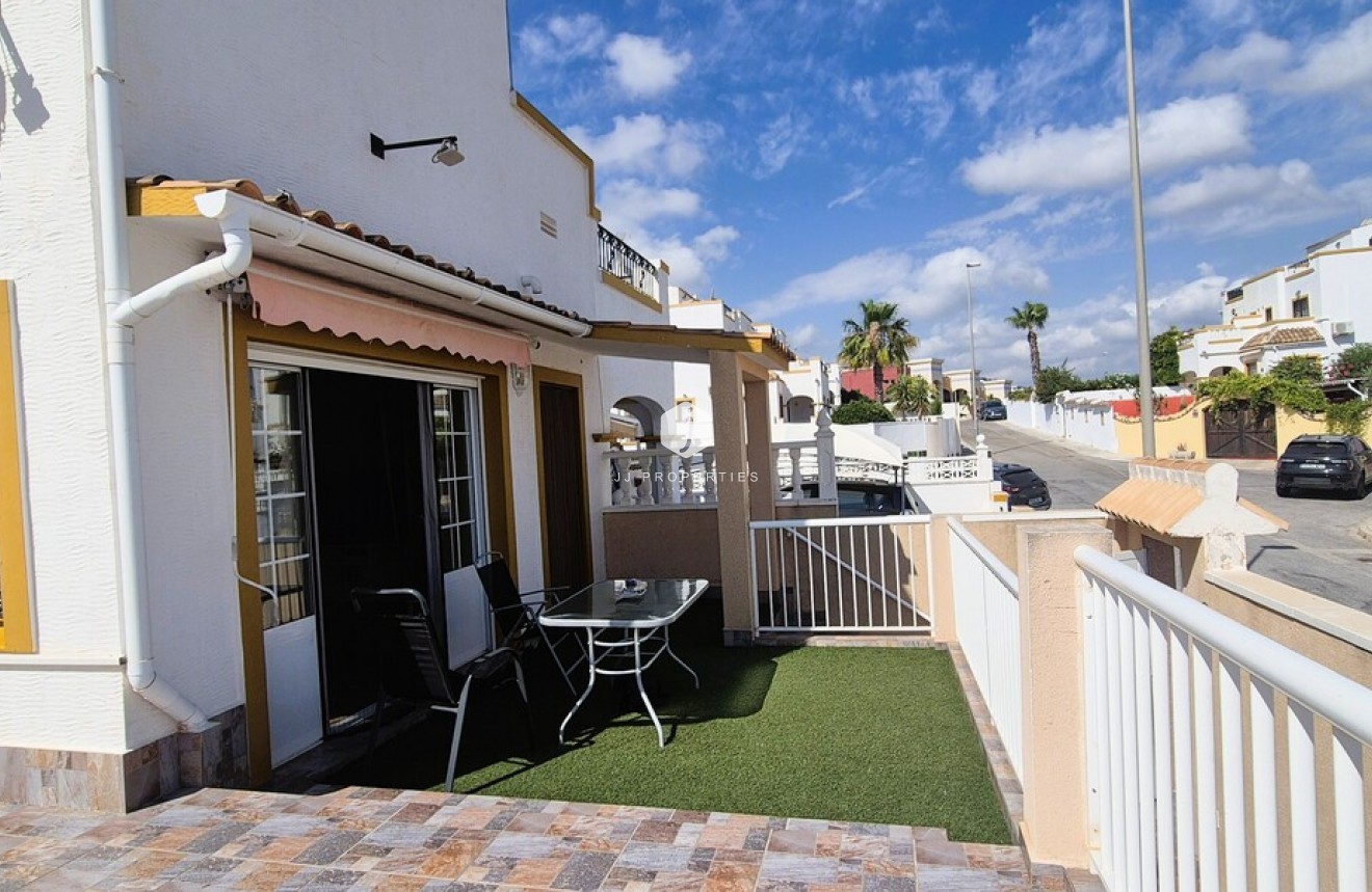 Aus zweiter Hand - Chalet -
Torrevieja - Costa Blanca