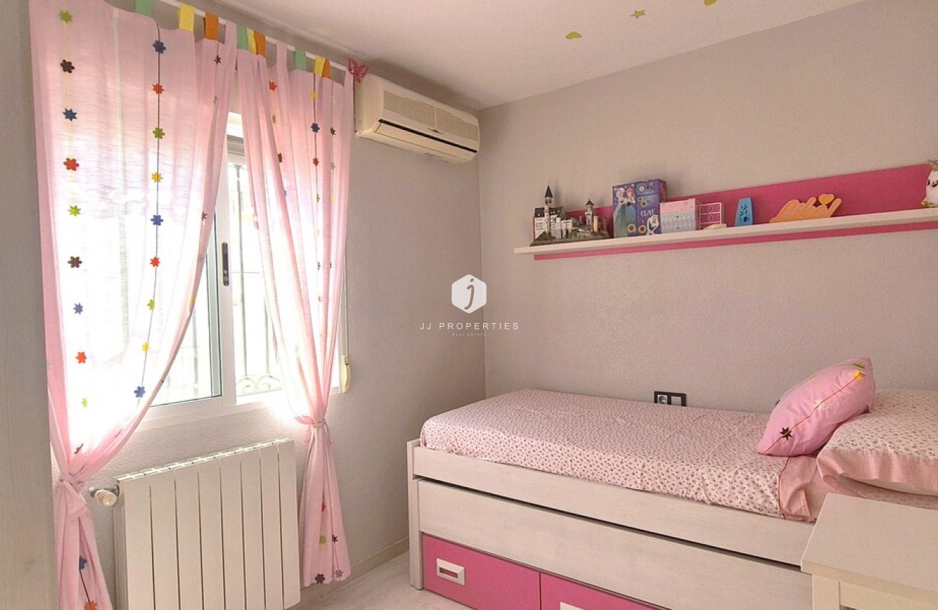 Aus zweiter Hand - Chalet -
Torrevieja - Costa Blanca