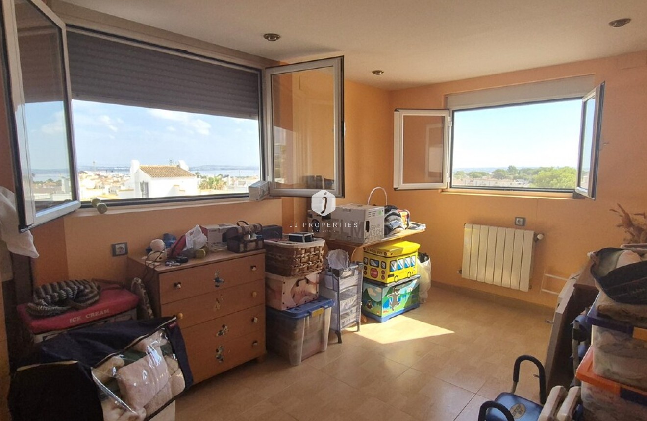 Aus zweiter Hand - Chalet -
Torrevieja - Costa Blanca