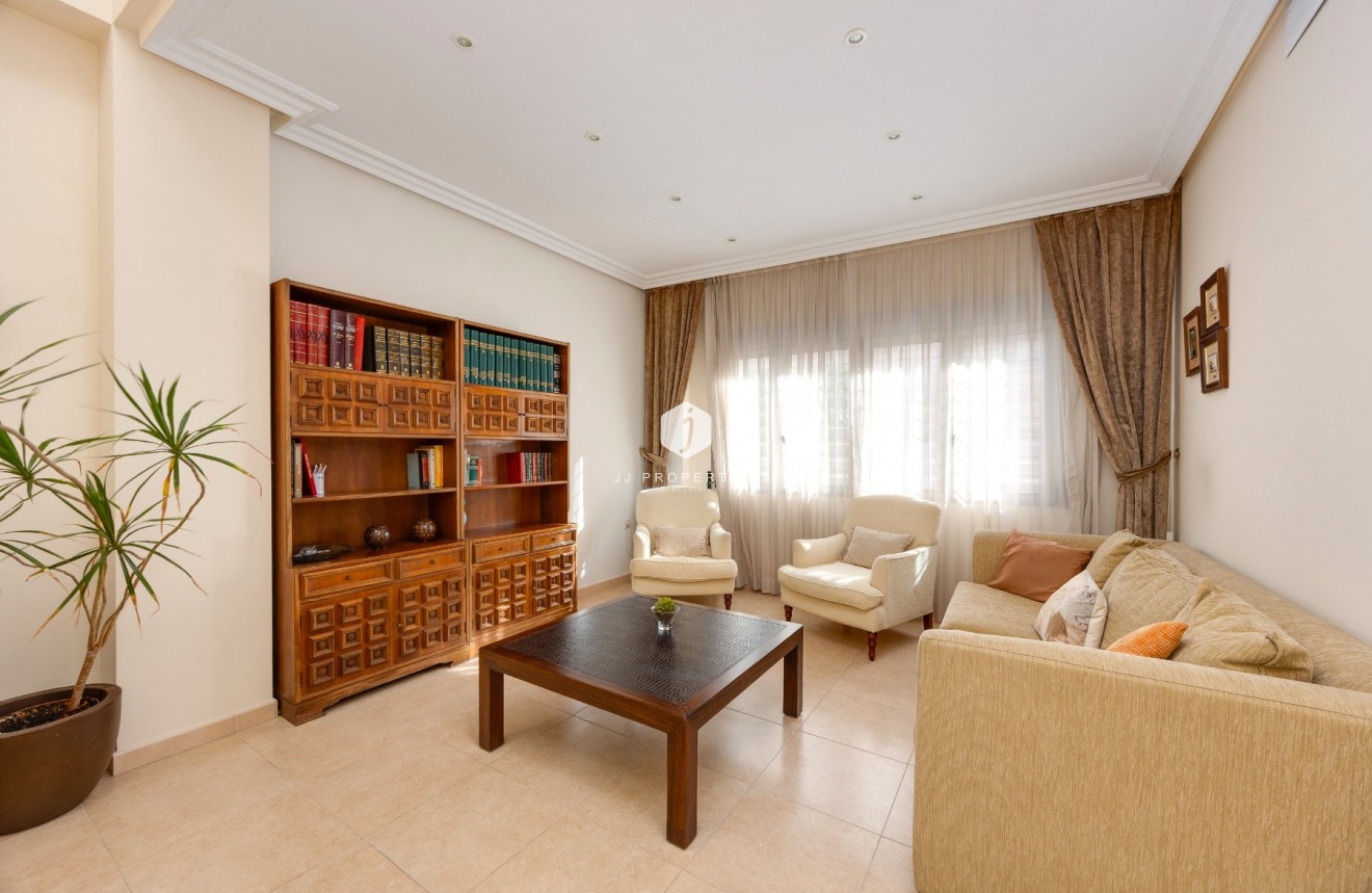 D'occasion - Villa -
Benejúzar - Inland