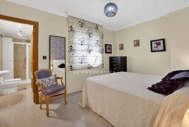 Z drugiej ręki - Mieszkanie w bloku -
Torrevieja - Costa Blanca