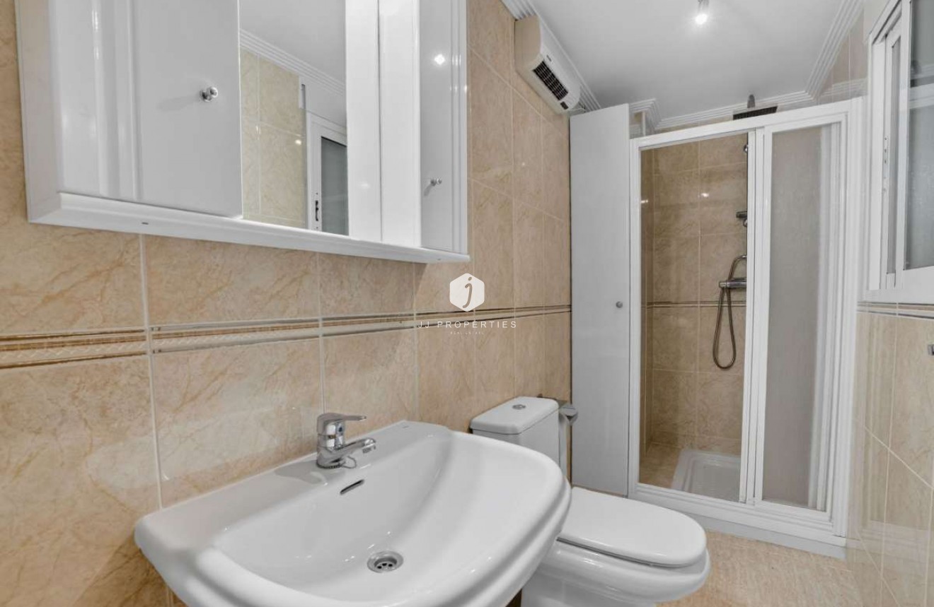Z drugiej ręki - Mieszkanie w bloku -
Torrevieja - Costa Blanca