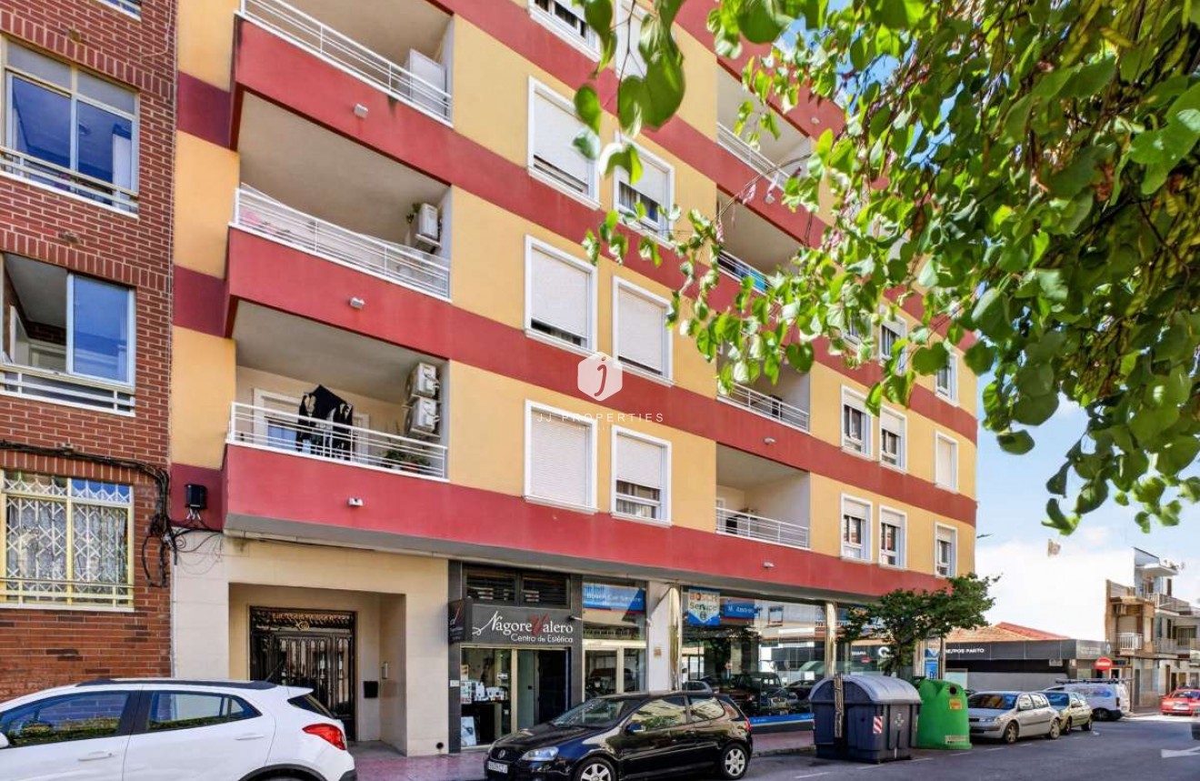 Z drugiej ręki - Mieszkanie w bloku -
Torrevieja - Costa Blanca