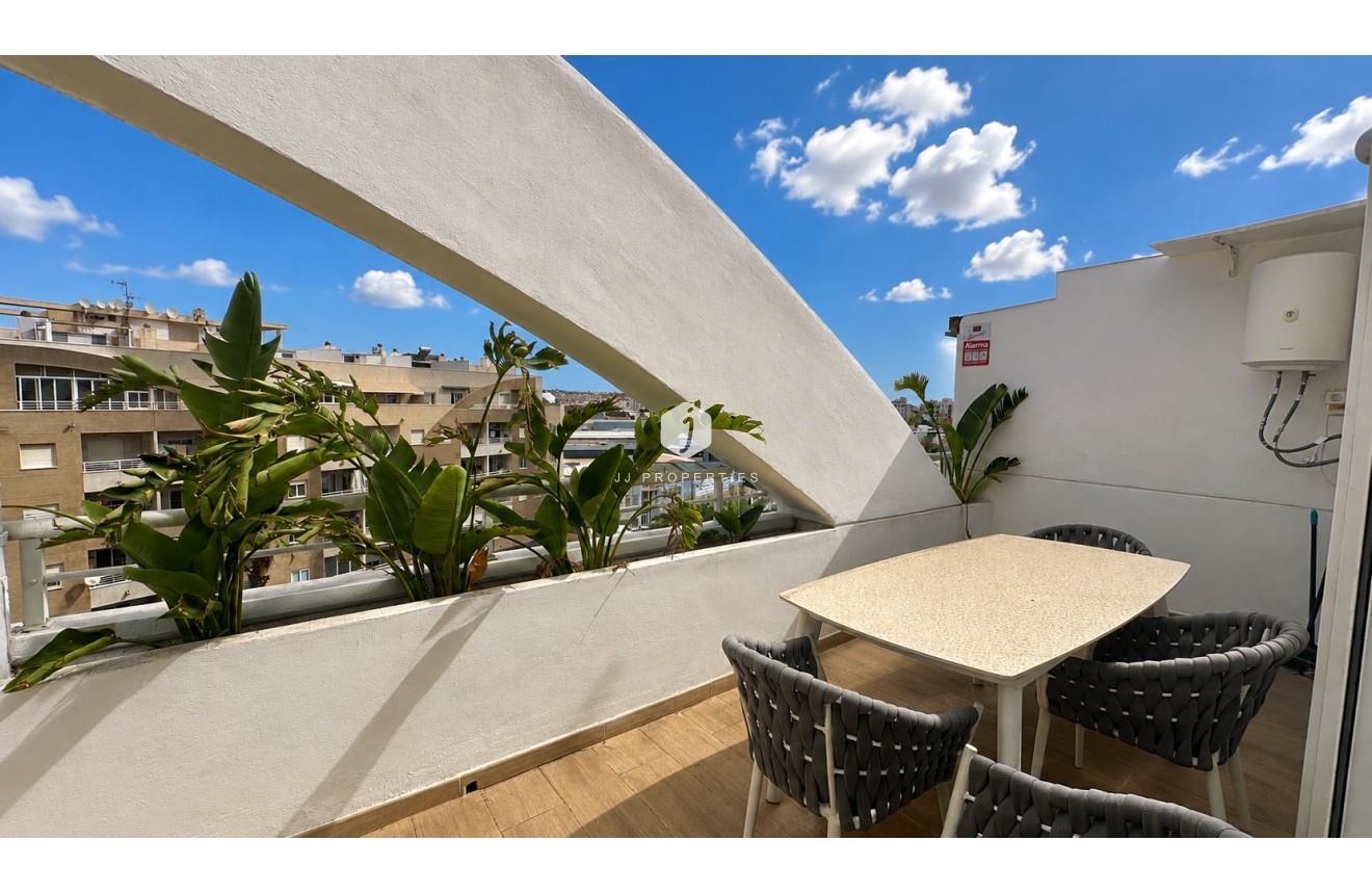 Resale - Apartment / flat -
Torrevieja - Costa Blanca