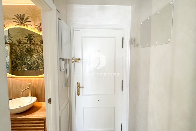 Resale - Apartment / flat -
Torrevieja - Costa Blanca