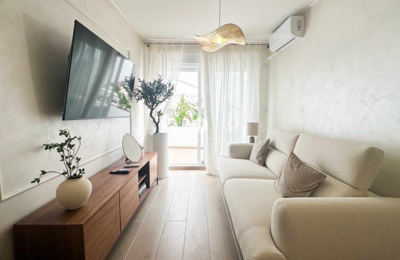 Resale - Apartment / flat -
Torrevieja - Costa Blanca