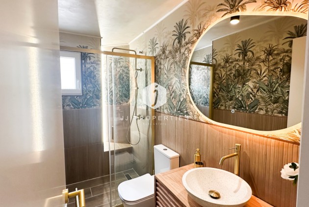 Resale - Apartment / flat -
Torrevieja - Costa Blanca