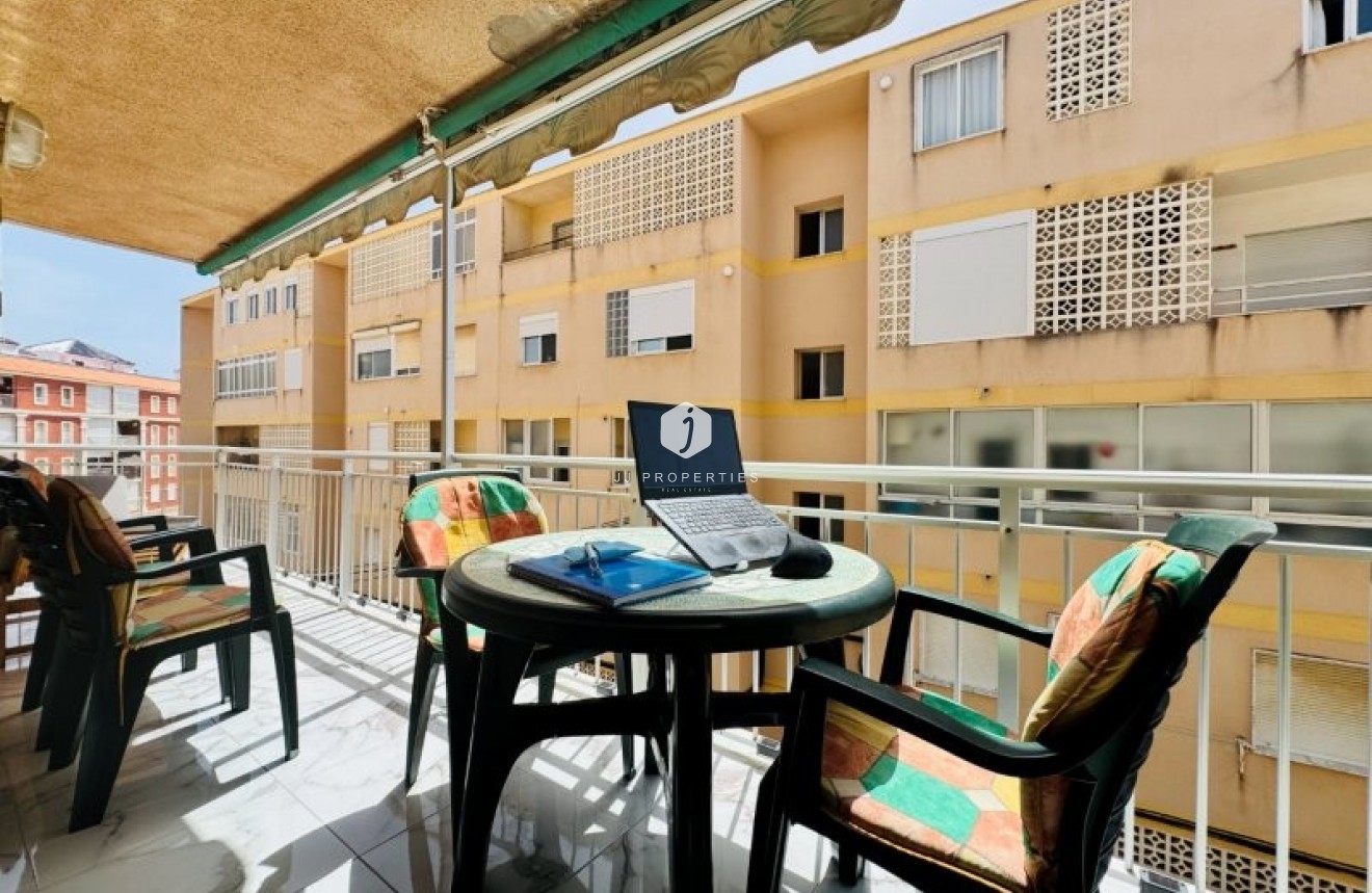 Resale - Apartment / flat -
La Mata - Costa Blanca