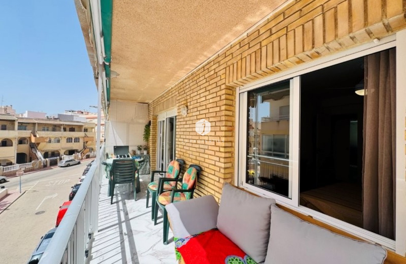 Resale - Apartment / flat -
La Mata - Costa Blanca