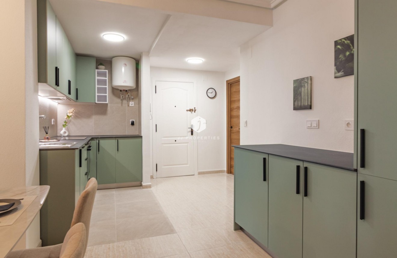Tweedehands - Appartement / flat -
Torrevieja - Playa del Cura