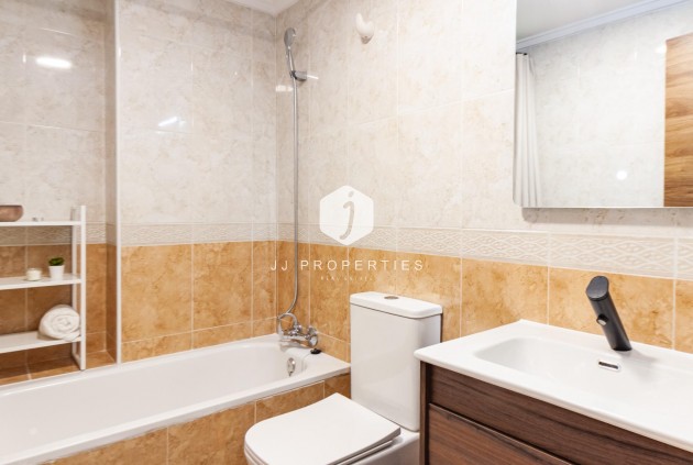 Tweedehands - Appartement / flat -
Torrevieja - Playa del Cura