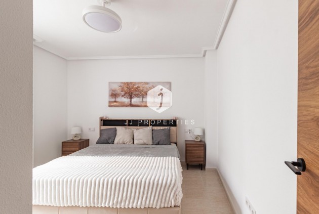 Tweedehands - Appartement / flat -
Torrevieja - Playa del Cura