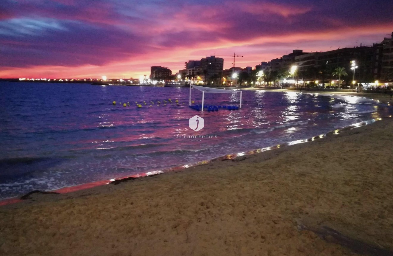 Tweedehands - Appartement / flat -
Torrevieja - Playa del Cura